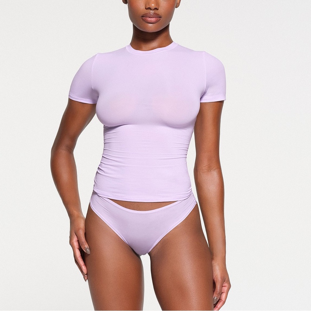 NWT Skims Fits Everyone Lilac Tee